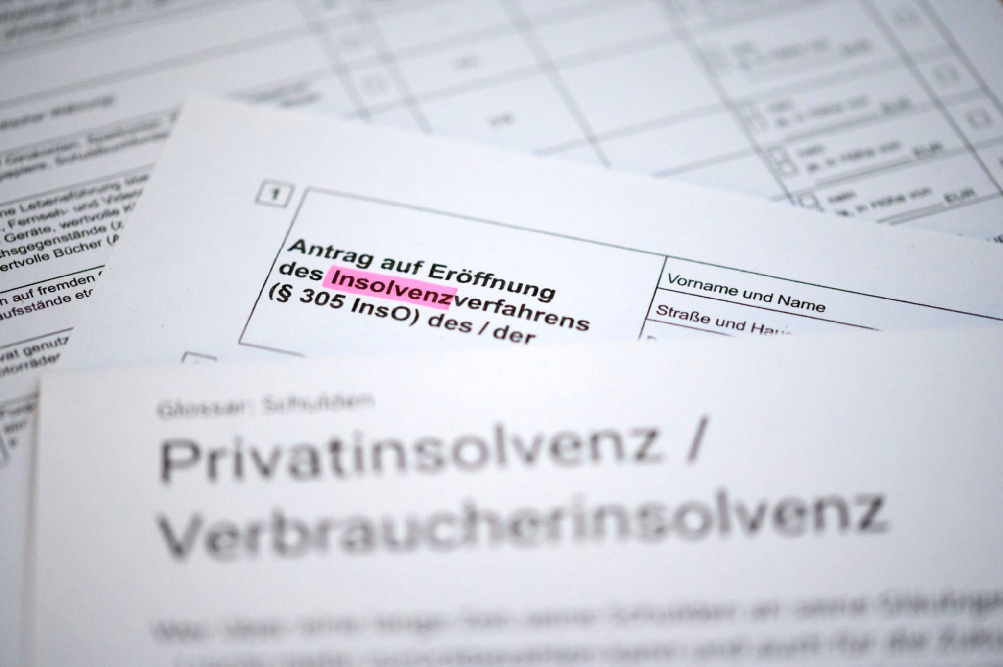 Hilfe gesucht bei finanziellen Sorgen.