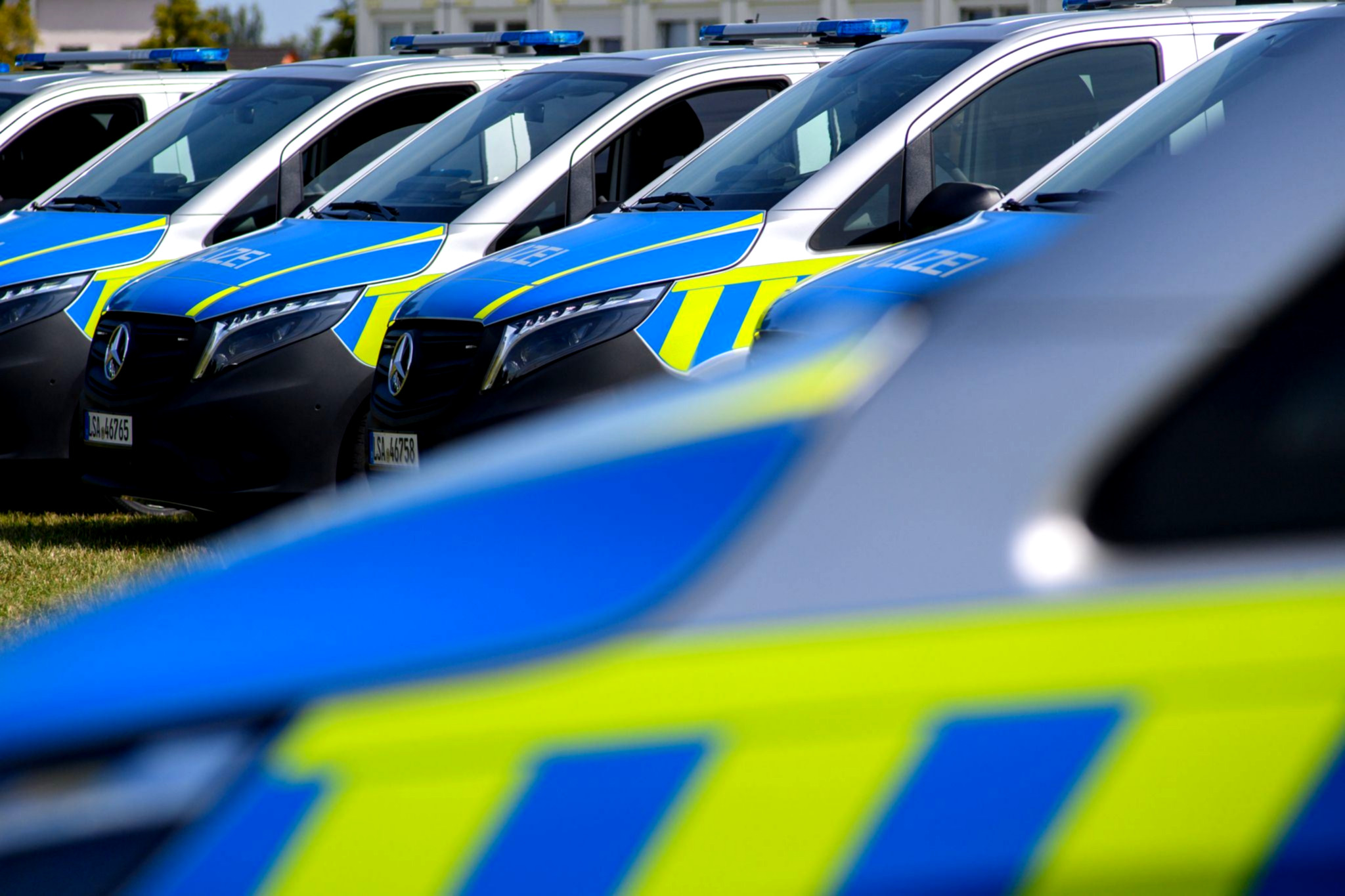 Polizei zählt Ermittlungen bei Fußballspielen.